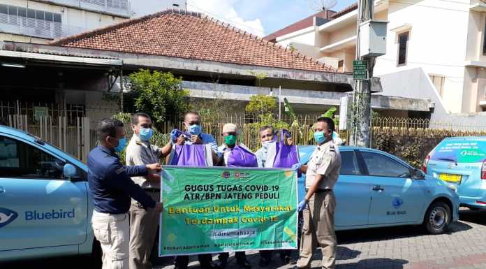 supir taksi dapat bantuan