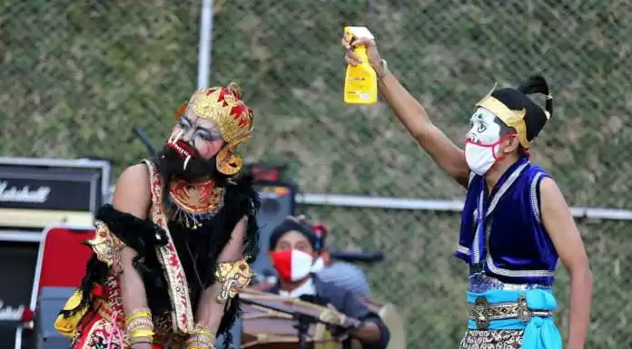 Di Panggung Kahanan, Buto Cakil Mati Pakai Disinfektan Bukan Keris