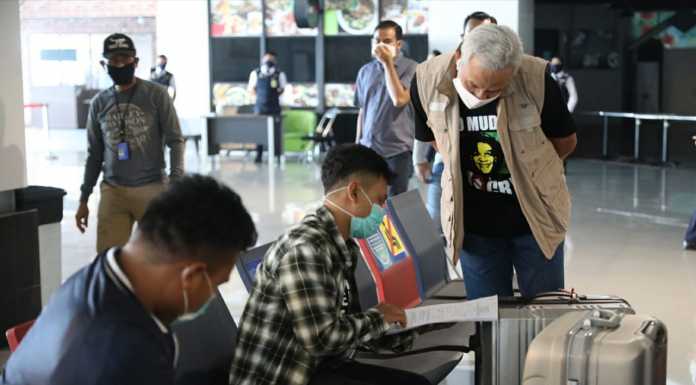 Ganjar Sambangi Bandara Ahmad Yani Semarang Cek Protokol Kesehatan Ganjar Cek Bandara