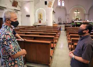 Ganjar Cek Gereja