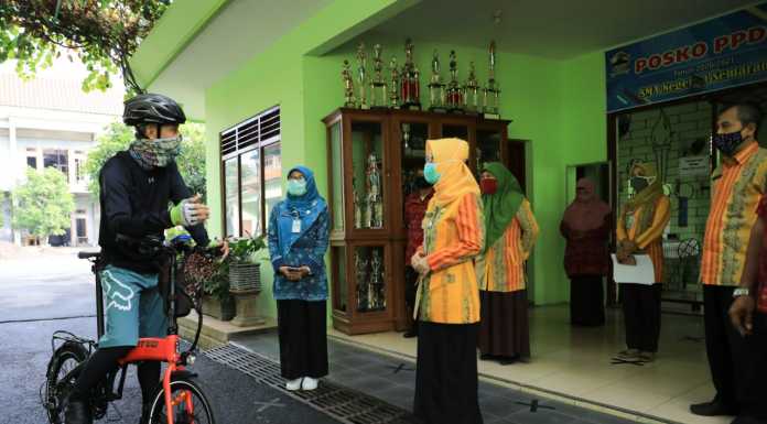 Ganjar Ingatkan Kepala Sekolah Tak Lakukan Pungutan Liar Ganjar Pungutan Liar