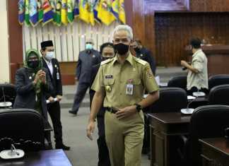 Ganjar Hadapi Resesi