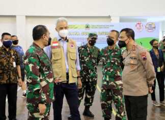 TNI Polri Vaksin Massal